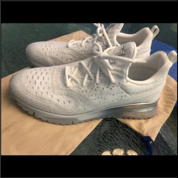 Size 10 1/2 Louis Vuitton shoes 8/10 - Picture 3 of 6